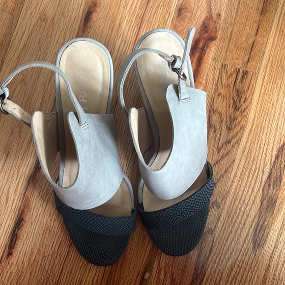 Dirty laundry black and tan heel sandals size 7 - Picture 7 of 10